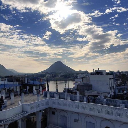 Varah Square Guest House بوشكار المظهر الخارجي الصورة