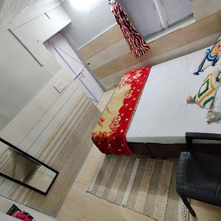 Varah Square Guest House بوشكار المظهر الخارجي الصورة