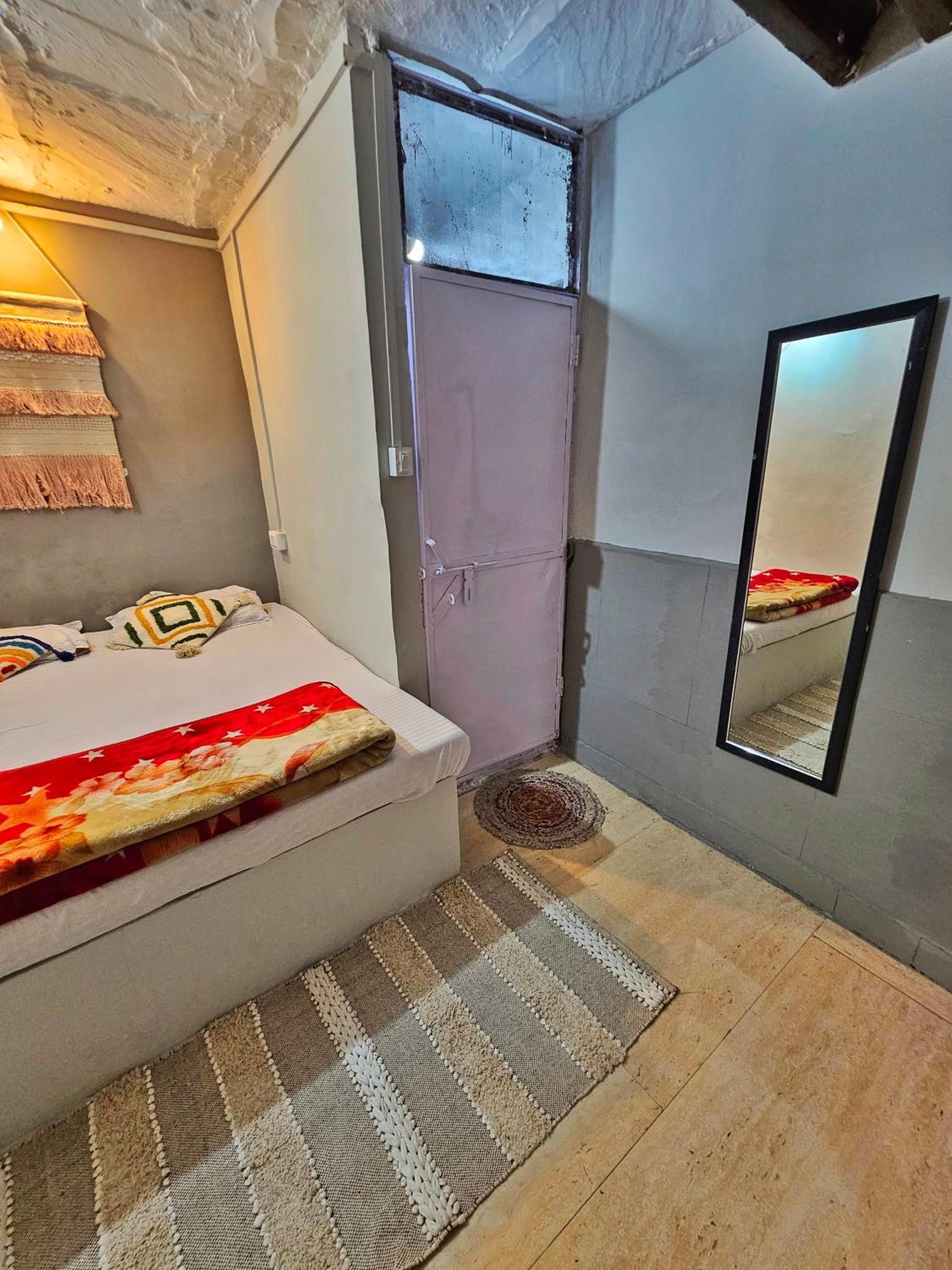 Varah Square Guest House بوشكار الغرفة الصورة