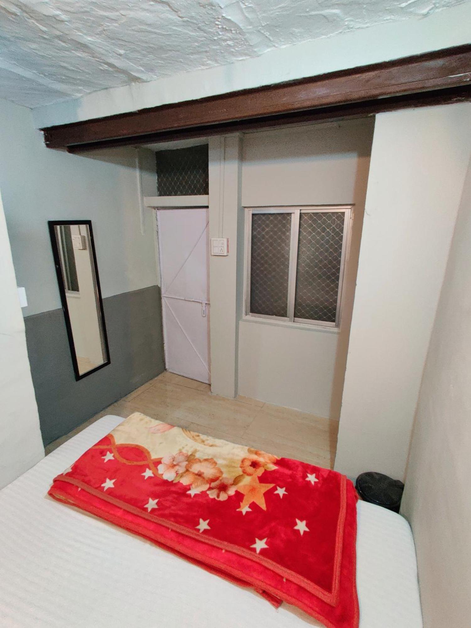Varah Square Guest House بوشكار الغرفة الصورة