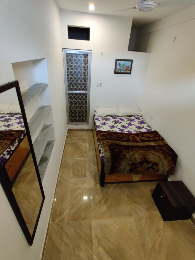 Varah Square Guest House بوشكار المظهر الخارجي الصورة