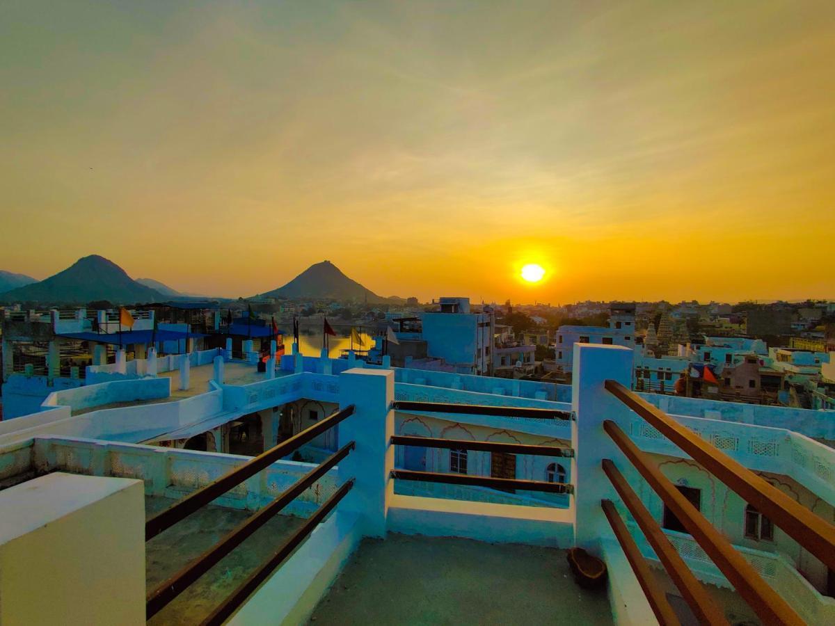 Varah Square Guest House بوشكار المظهر الخارجي الصورة